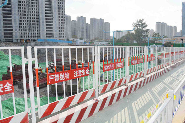 鋅鋼護(hù)欄的粉末涂層厚度多少合適？戶(hù)外防銹的2個(gè)關(guān)鍵檢測(cè)點(diǎn)