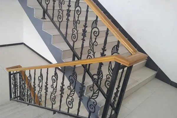 樓梯欄桿