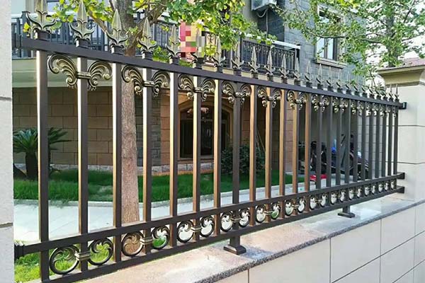 圍墻欄桿